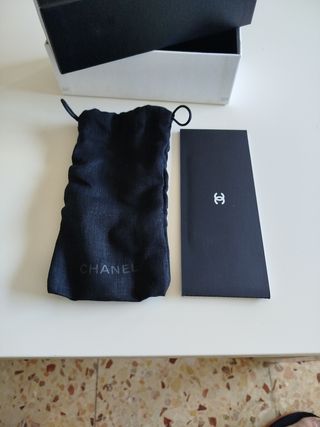 Funda para gafas Chanel negra