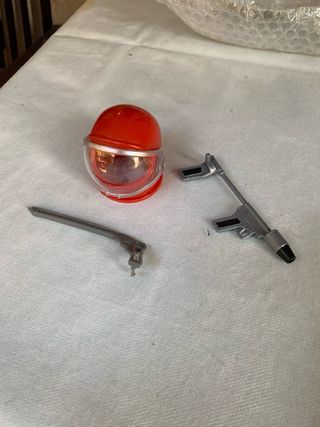 Casco y armas Geyperman