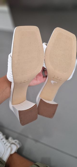 Sandalias rosas de tiras
