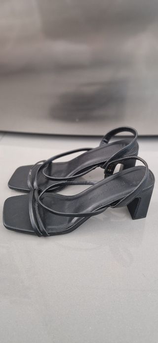 Sandalias rosas de tiras