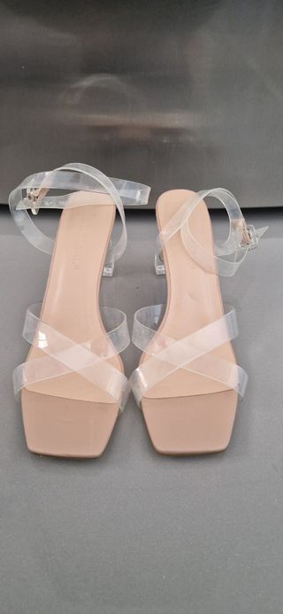 Sandalias rosas de tiras