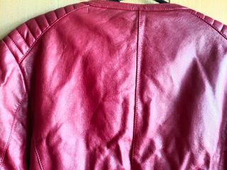 Cazadora roja efecto piel talla L