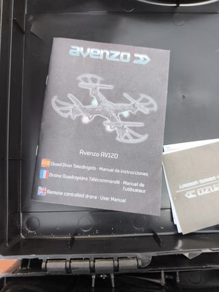 Dron Avenzo RV120 con accesorios