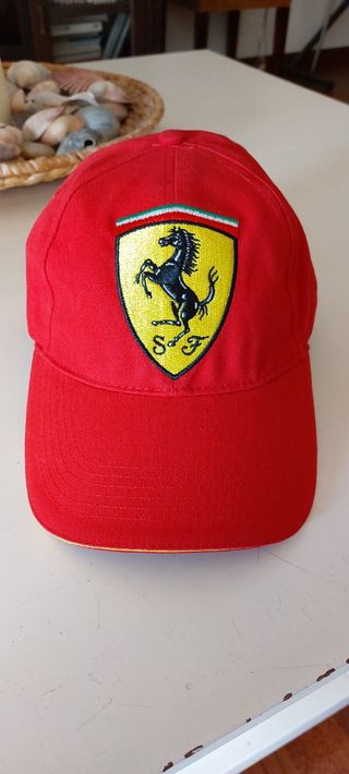 Gorra Ferrari Scuderia F1 Roja