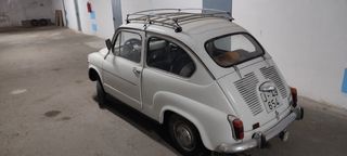 SEAT 600 