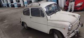 SEAT 600 