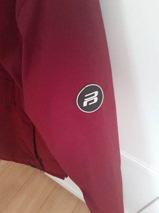 Anorak Pull&Bear Rojo