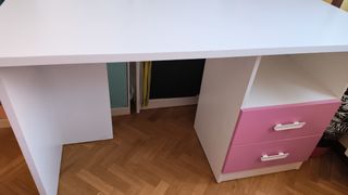 Escritorio juvenil blanco y rosa