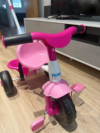 Triciclo rosa para bebé
usado solo un par de veces