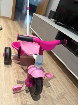 Triciclo rosa para bebé
usado solo un par de veces