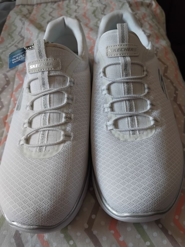 Zapatillas Skechers Unisex Blancas y Plateadas