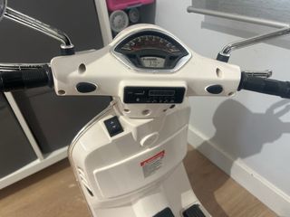 Moto Vespa Eléctrica Infantil