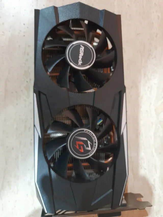 Tarjeta gráfica Asrock RX 570 de 8 gb