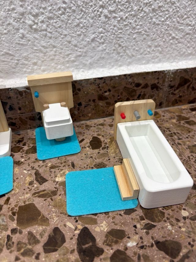 Muebles de baño para casa de muñecas