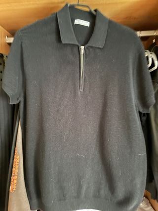 Polo Zara negro con cremallera