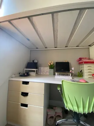 Litera con escritorio y closet