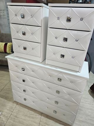 Cómoda y Mesitas de Noche Blancas