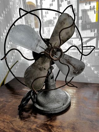 Ventilador pequeño muy antiguo