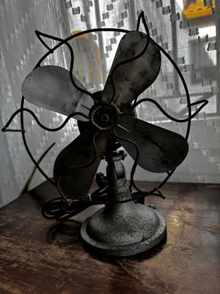 Ventilador pequeño muy antiguo