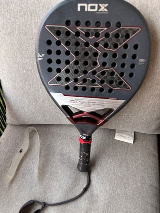 Pala Padel NOX casi nueva solo venta
