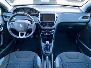 Peugeot 208 2015