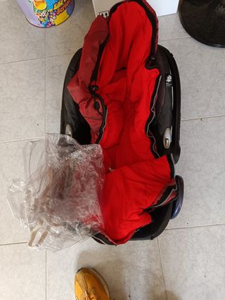 Maxi-Cosi Silla de Coche Bebé Roja con Isofix