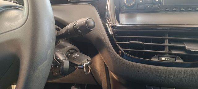 Peugeot 208 1200 VTI ACTIVE 