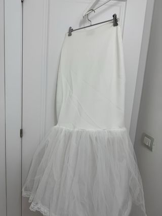 Se vende faldón de novia