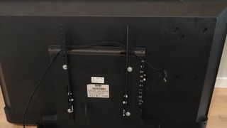 Smart TV Svan 43 con mando y soporte 