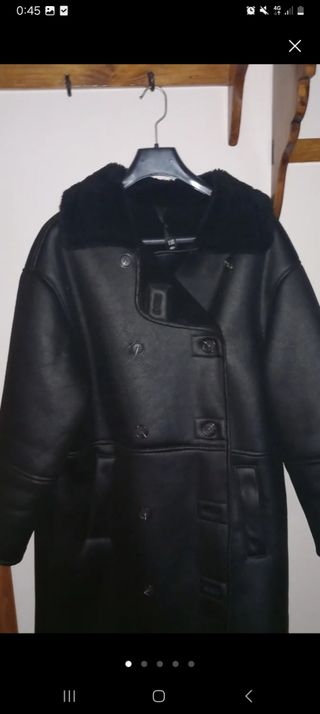 Abrigo negro midi oversize Stradivarius T. S