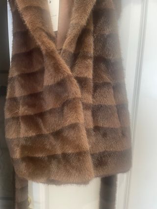 Chaleco visón sintético marrón