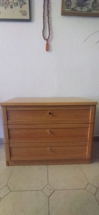 Cómoda/cajonera de madera
