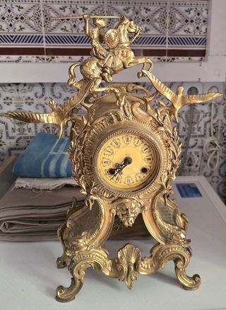 Reloj de sobremesa antiguo de bronce
