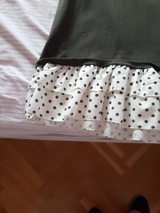 Vestido verde con volantes y lunares