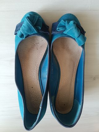 Manoletina dos azules con tapetas por si precisa