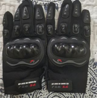 Guantes de moto con protecciones