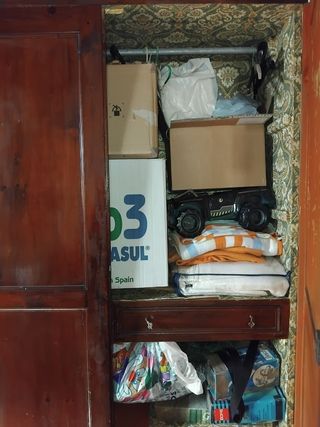 Armario antiguo de madera
