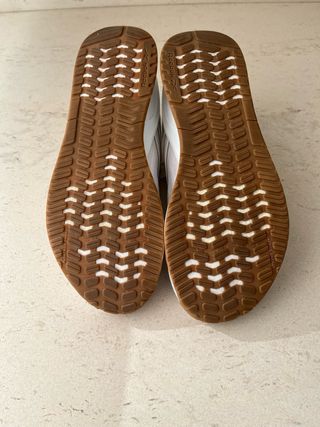 Zapatillas Reebok Blancas y Marrones
