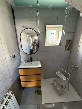 se hacen reformas , instalación de cambio bañera