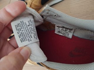 Nike Piel Mostaza