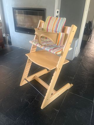 Trona Stokke con accesorios