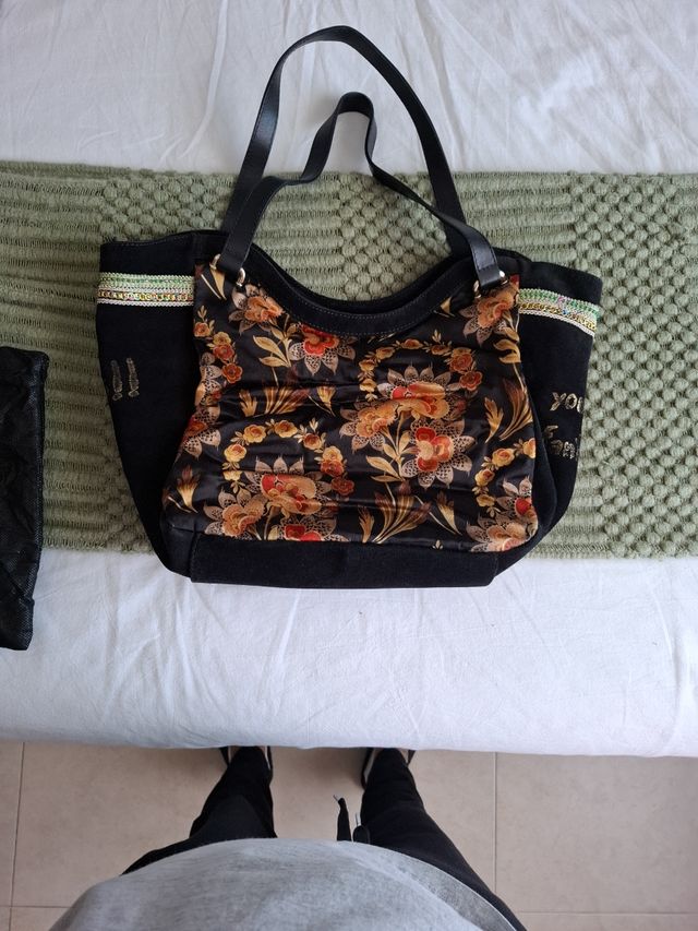 Bolso Desigual floral negro multicolor