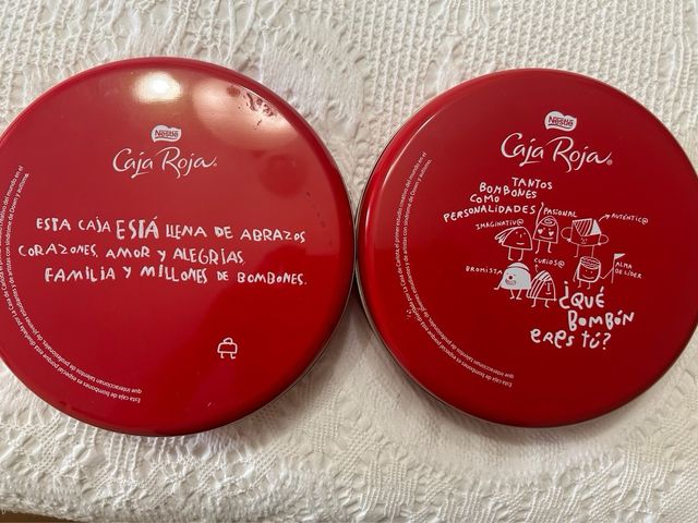 2 Cajas Rojas Nestlé Lata Metálica.
Son diferentes
