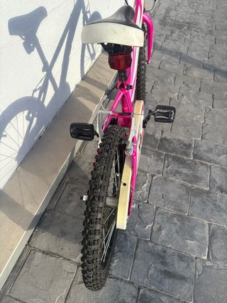 Bicicleta niña BH rosa. modelo californiana sprint