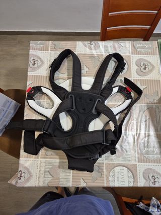 Mochila portabebés marca Chicco