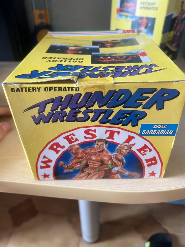 Action figure vintage thunder wrestler