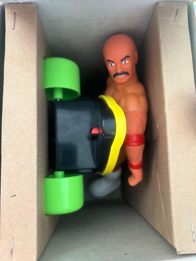 Action figure vintage thunder wrestler