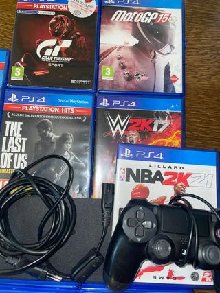 Consola PlayStation 4 Negra + Juegos