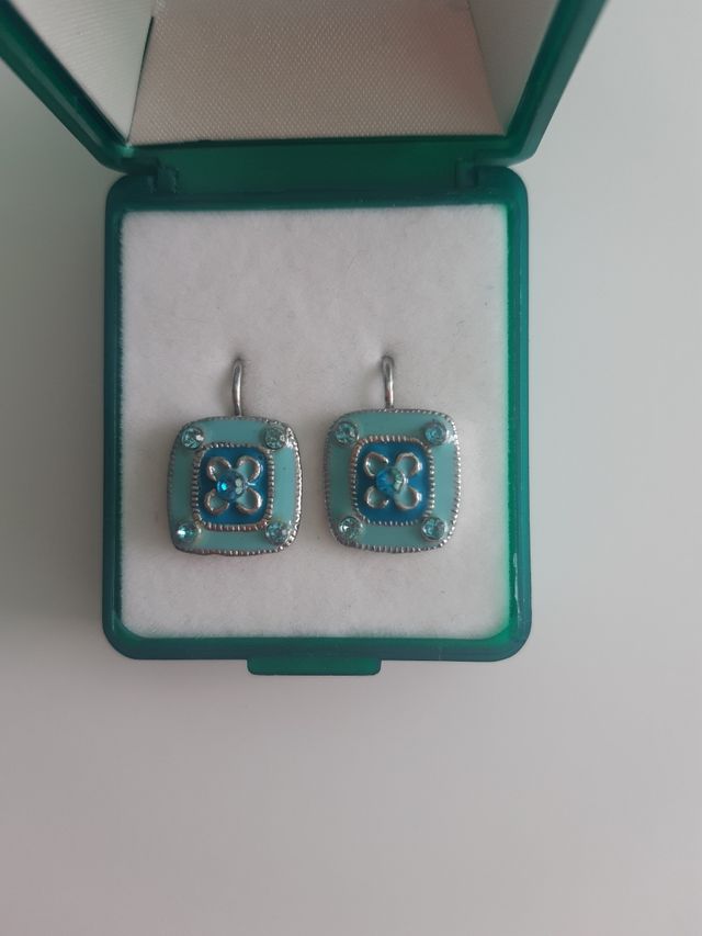 Pendientes cuadrados con diseño floral