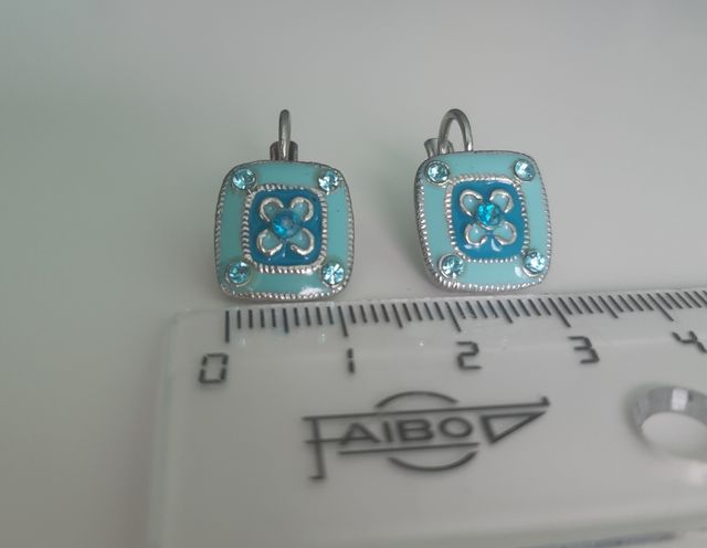 Pendientes cuadrados con diseño floral